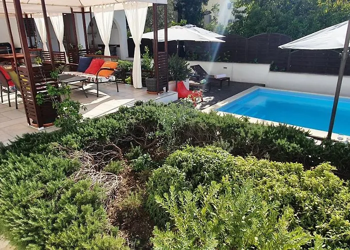 Olive * Gradac (Split-Dalmatia)