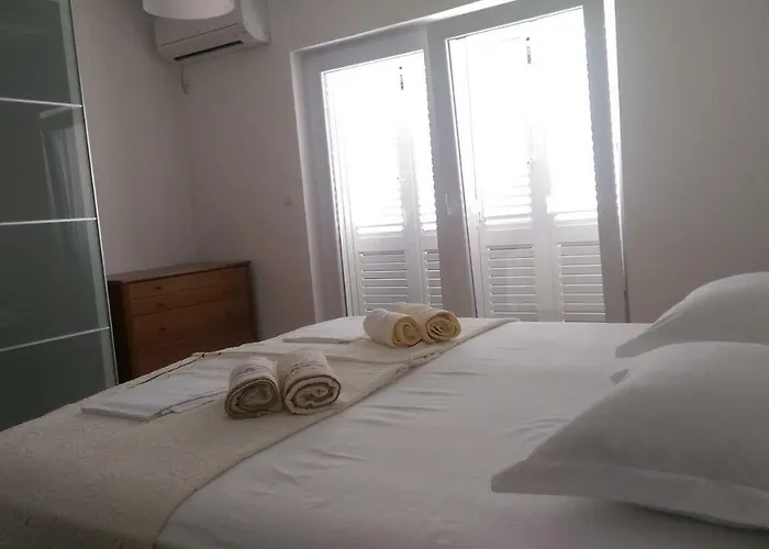 Olive * Gradac (Split-Dalmatia)